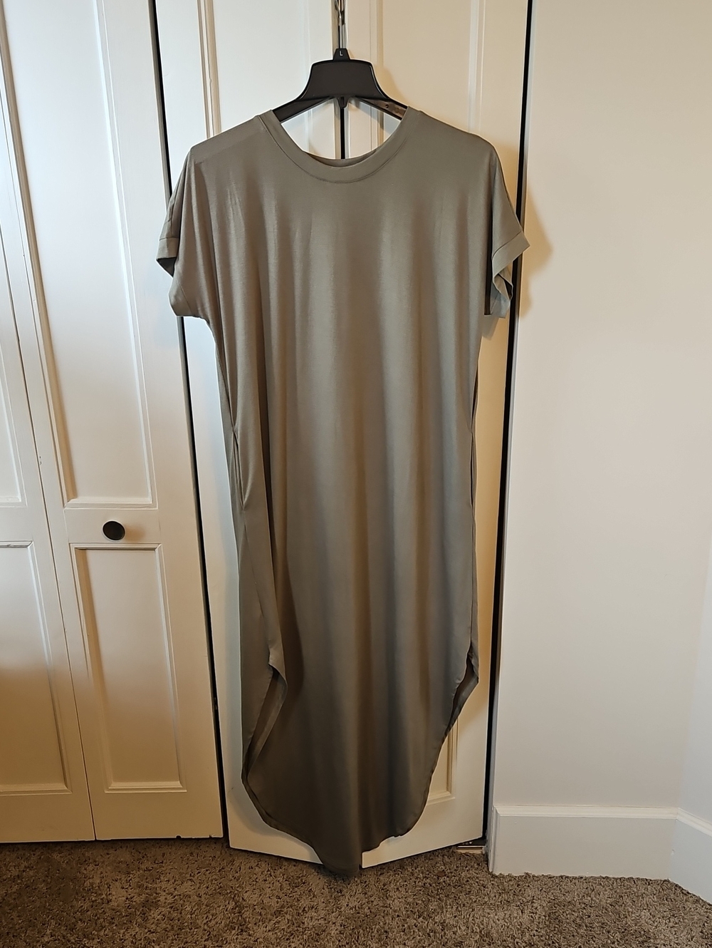 Relaxed High-Low T-Shirt Dress in Olive